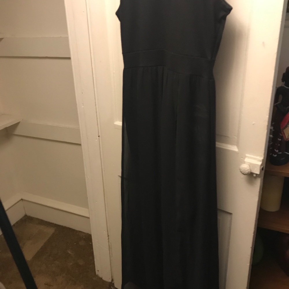 Black bodycon w/chiffon waist to floor draping